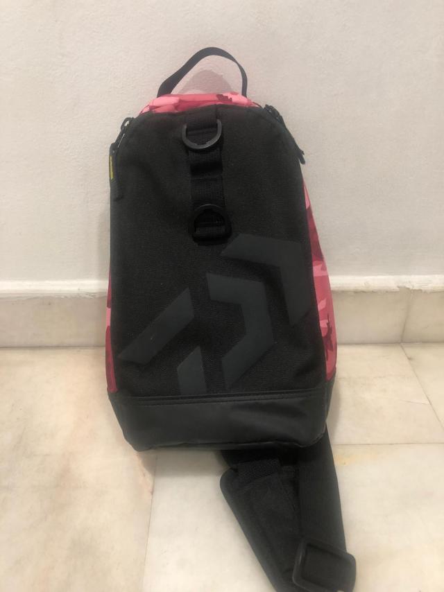 Daiwa sling outlet bag