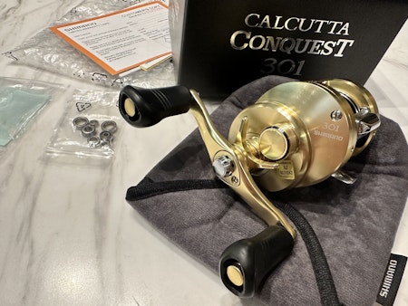 Shimano Calcutta Conquest 301 (2018 model)